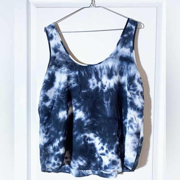 STUDIO tie dye rayon top size L - Picture 2 of 4